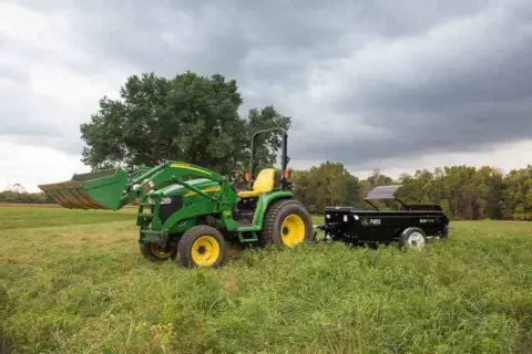 Small tractor 50 PTO manure spreader