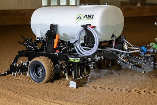 DragMaster Horizon 340 Gallon Water System being displayed.