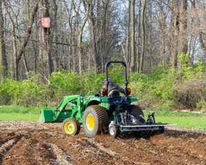 Tractor using disc attachments for TR3