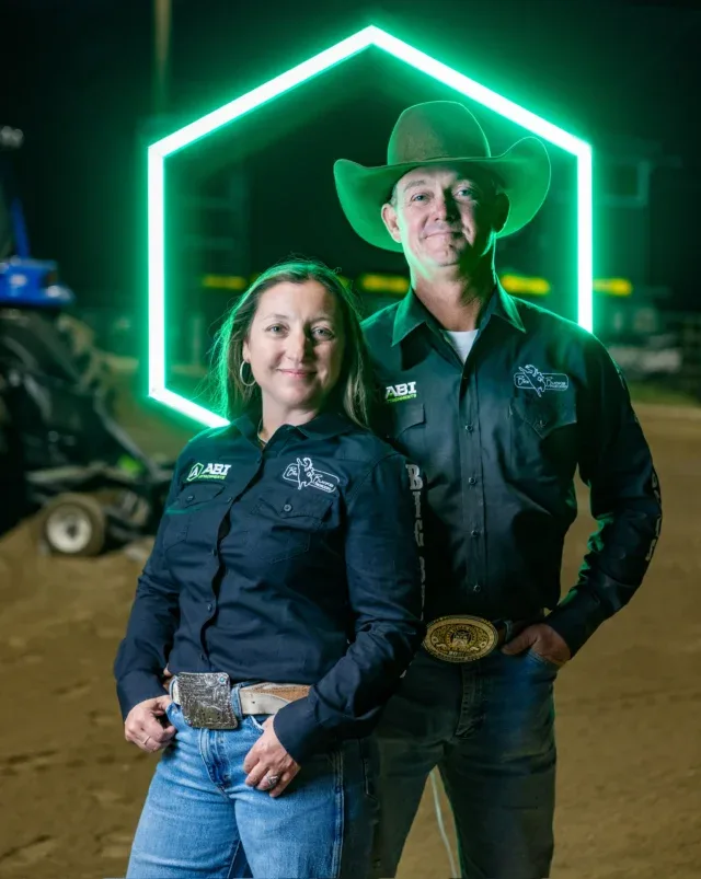 Linda & Cody Flitton are making their presence felt in the Rodeo world. 😤🐴🐂

They put in the work from the ground up. 24/7, 365.
They bring people together for maximum impact.
They do things the right way.
They continue to elevate Rodeo by providing access across the Great Plains & Mountain West.

They are 𝗧𝗿𝗮𝗶𝗹𝗯𝗹𝗮𝘇𝗲𝗿𝘀. 🟢🧭⬆️